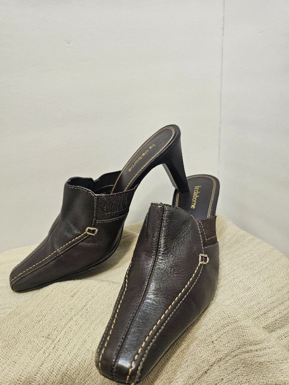 LizClaiborne brown leather shoe, size 8